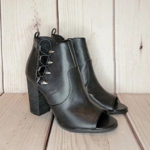 Guess Open Toe Bungee Booties - Women's Size 7.5 M - Black Faux Leather - NWOB